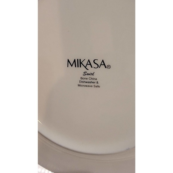 Mikasa Swirl White Bone China salad Plate 9 1/4" Set Of 2 - Picture 4 of 7